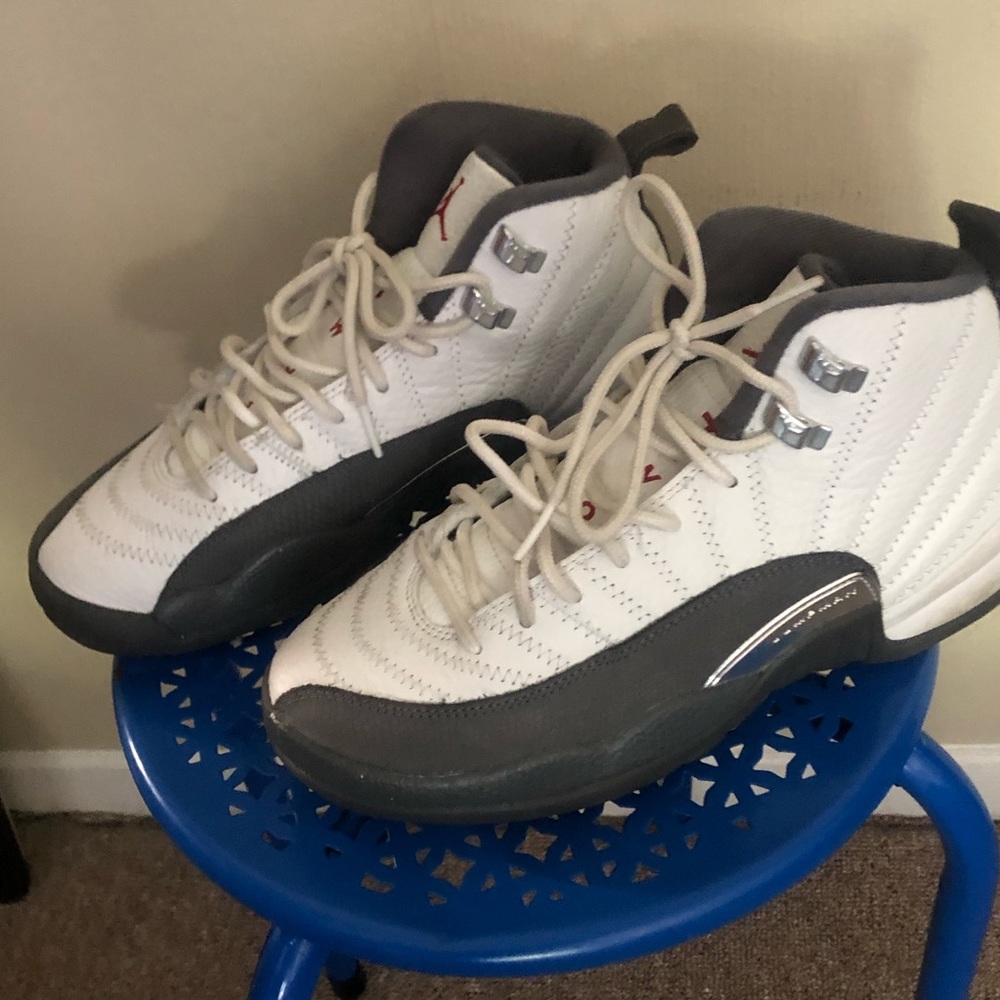 Jordan’s Youths 6Y Grey and White